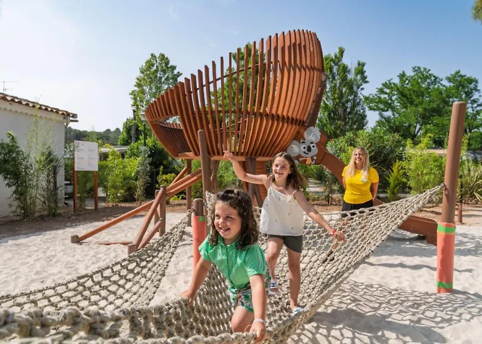 Кемпинг 4p 2bdrms Aircon *